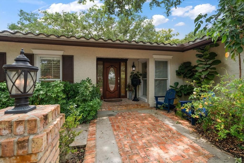 For Sale: $1,899,000 (4 beds, 3 baths, 3516 Square Feet)