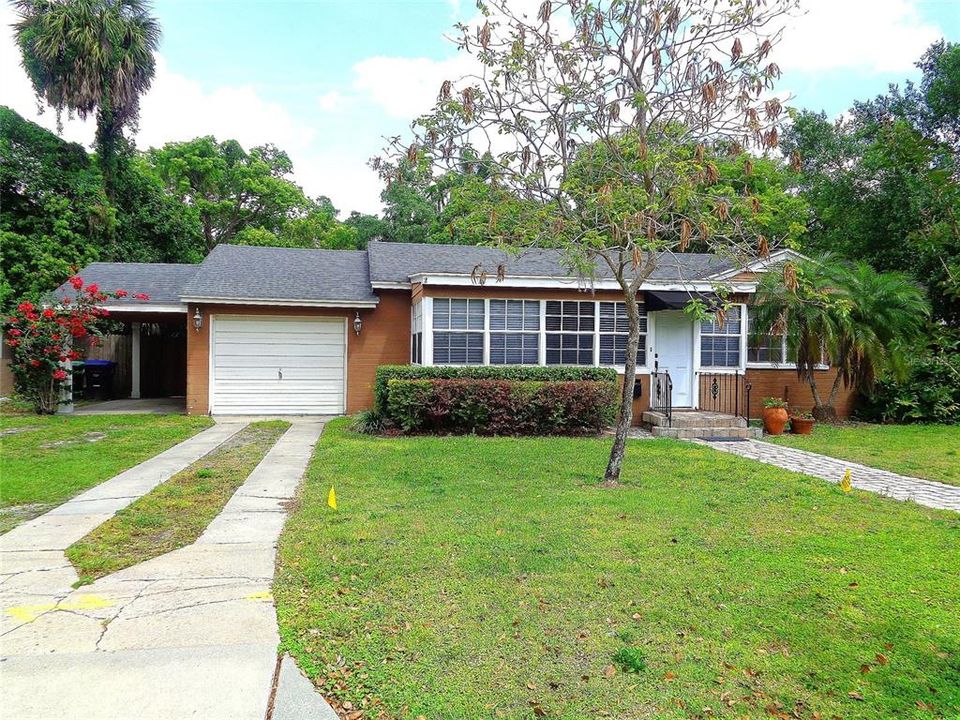 Active With Contract: $2,500 (2 beds, 2 baths, 1375 Square Feet)