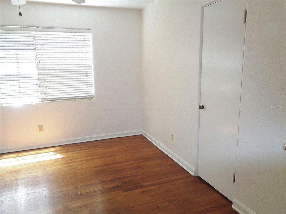 Active With Contract: $2,500 (2 beds, 2 baths, 1375 Square Feet)