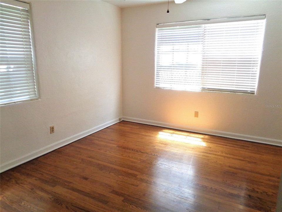 Active With Contract: $2,500 (2 beds, 2 baths, 1375 Square Feet)