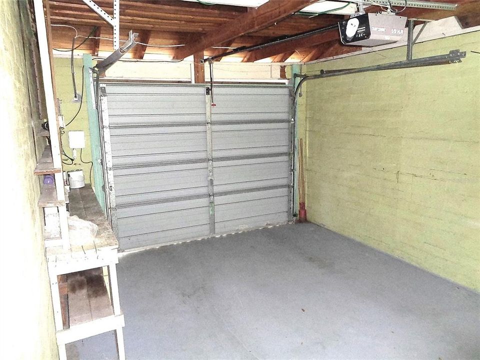 Active With Contract: $2,500 (2 beds, 2 baths, 1375 Square Feet)