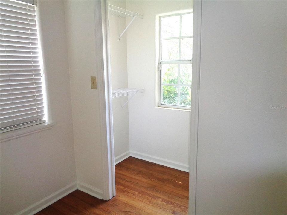 Active With Contract: $2,500 (2 beds, 2 baths, 1375 Square Feet)