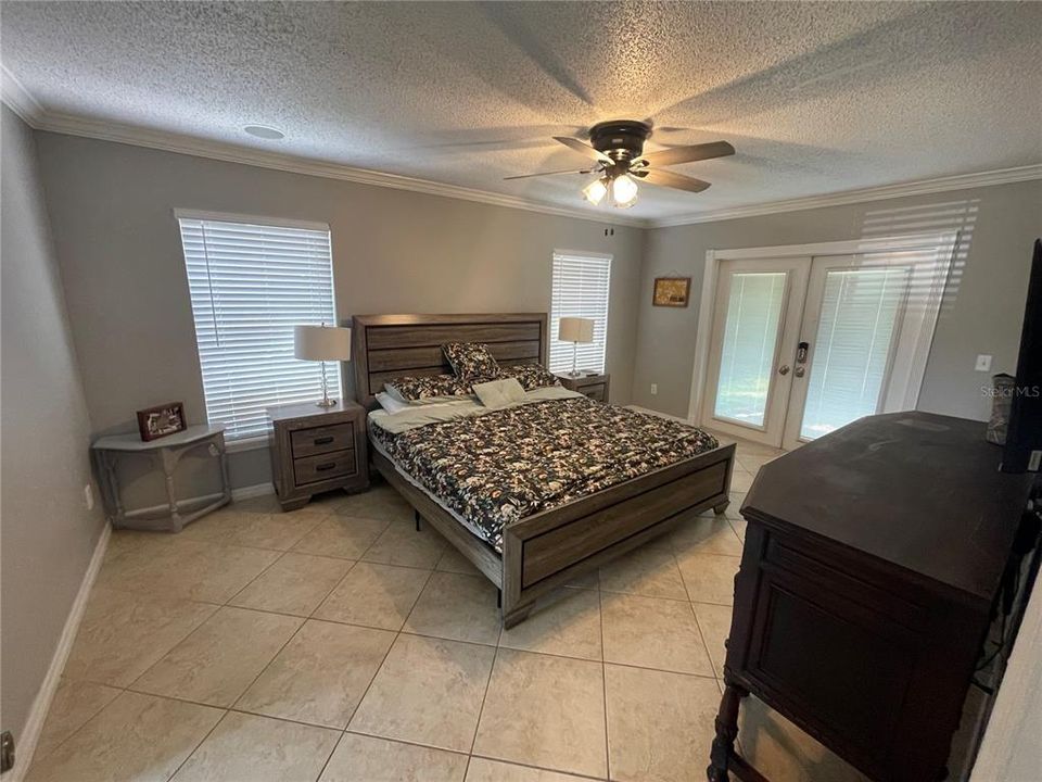 For Rent: $5,800 (3 beds, 2 baths, 1725 Square Feet)