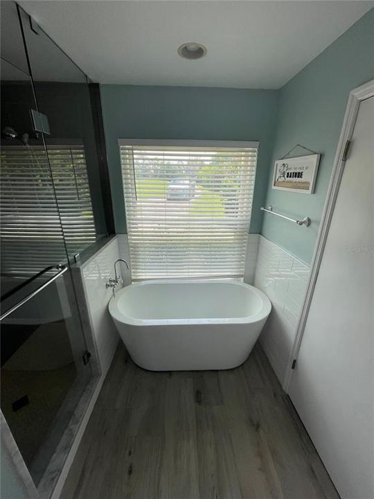 For Rent: $5,800 (3 beds, 2 baths, 1725 Square Feet)