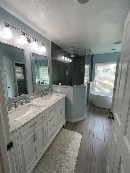 For Rent: $5,800 (3 beds, 2 baths, 1725 Square Feet)