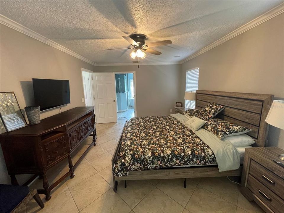 For Rent: $5,800 (3 beds, 2 baths, 1725 Square Feet)