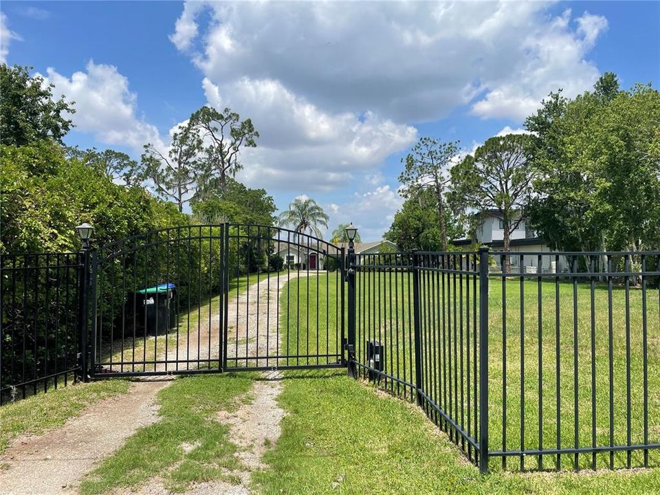 For Rent: $5,800 (3 beds, 2 baths, 1725 Square Feet)