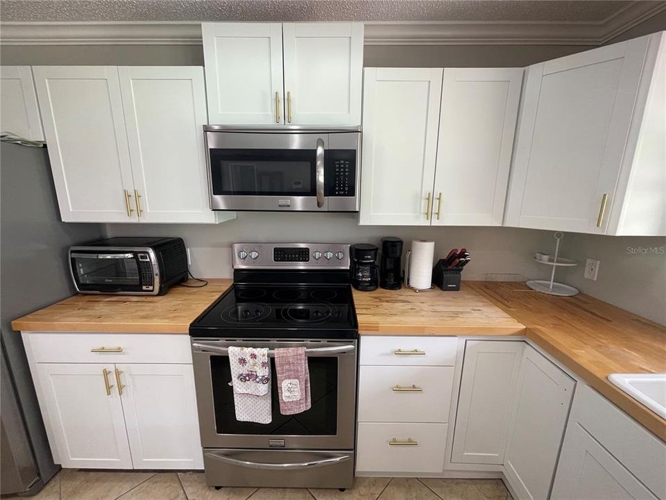 For Rent: $5,800 (3 beds, 2 baths, 1725 Square Feet)