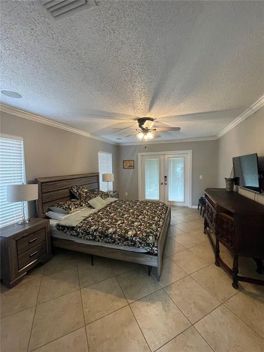 For Rent: $5,800 (3 beds, 2 baths, 1725 Square Feet)