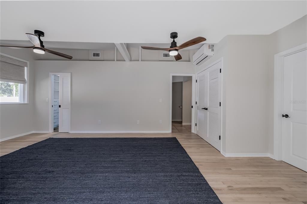 For Sale: $2,395,000 (4 beds, 3 baths, 2348 Square Feet)