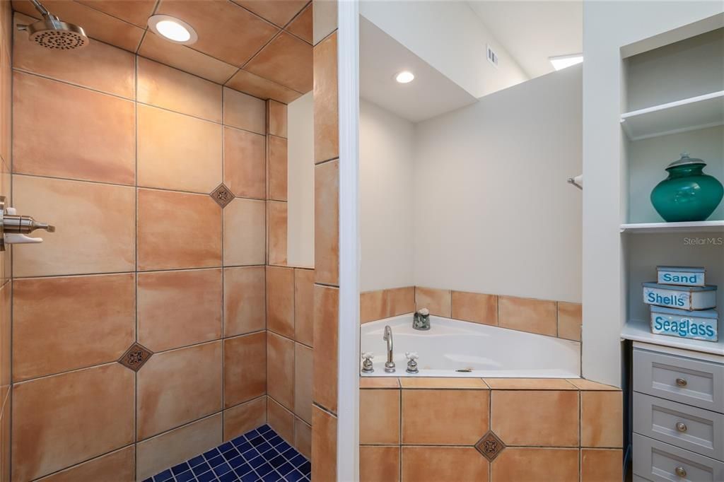 For Sale: $2,395,000 (4 beds, 3 baths, 2348 Square Feet)