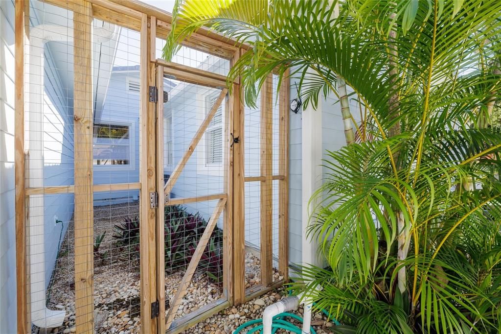 For Sale: $2,395,000 (4 beds, 3 baths, 2348 Square Feet)