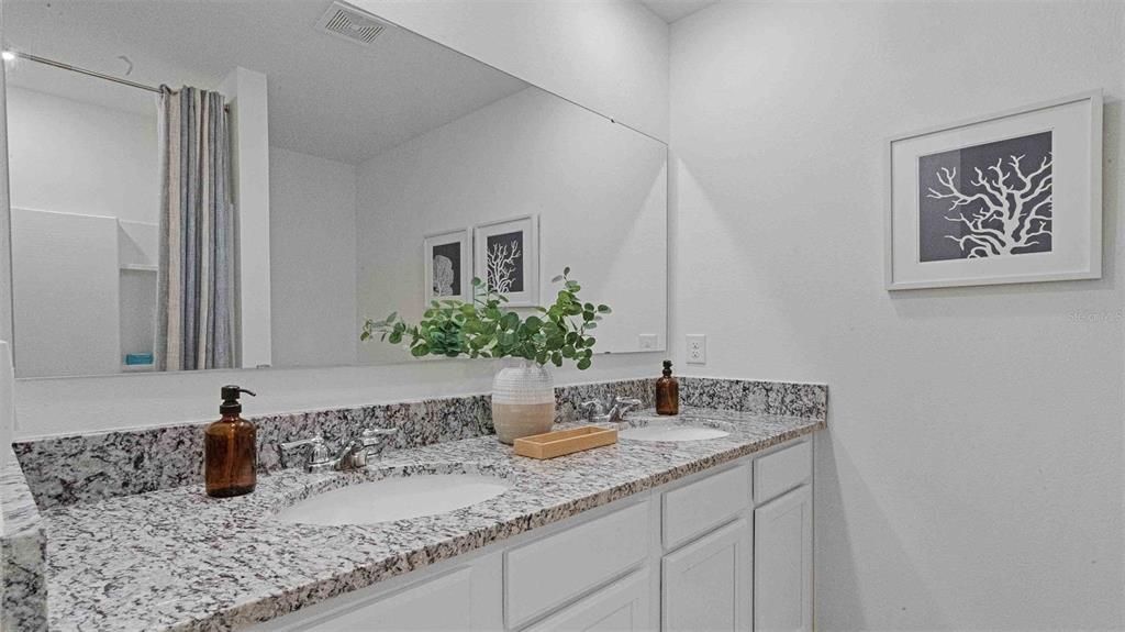 На продажу: $429,990 (3 спален, 2 ванн, 1504 Квадратных фут)