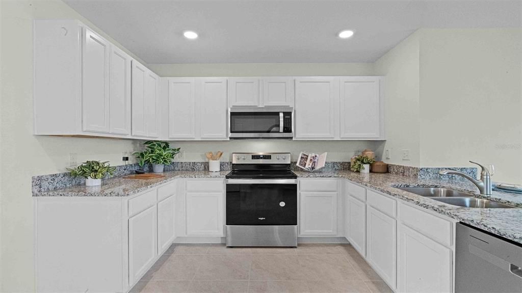 На продажу: $429,990 (3 спален, 2 ванн, 1504 Квадратных фут)