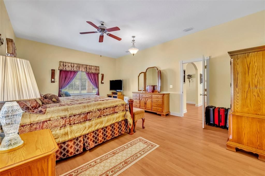 待售: $749,000 (5 贝兹, 4 浴室, 3802 平方英尺)