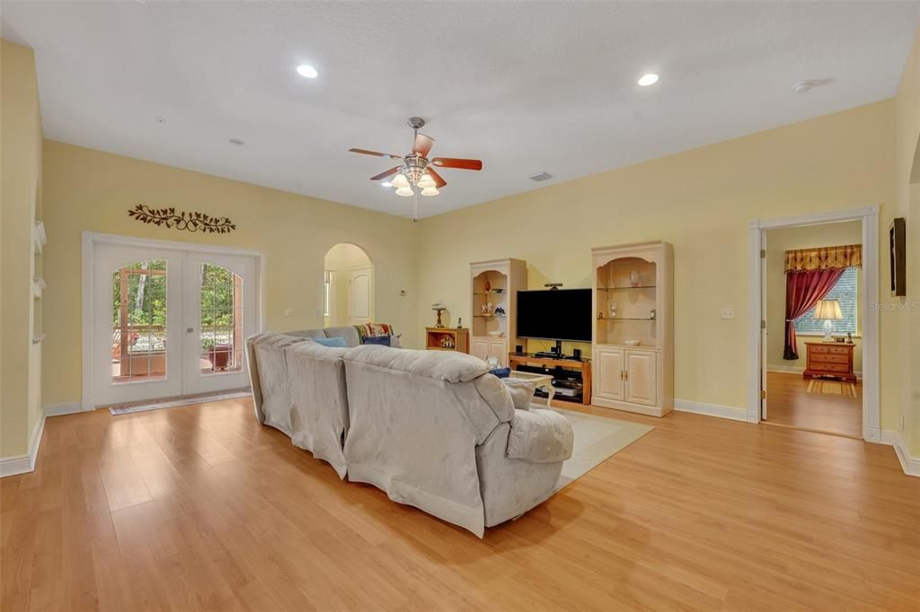 待售: $749,000 (5 贝兹, 4 浴室, 3802 平方英尺)