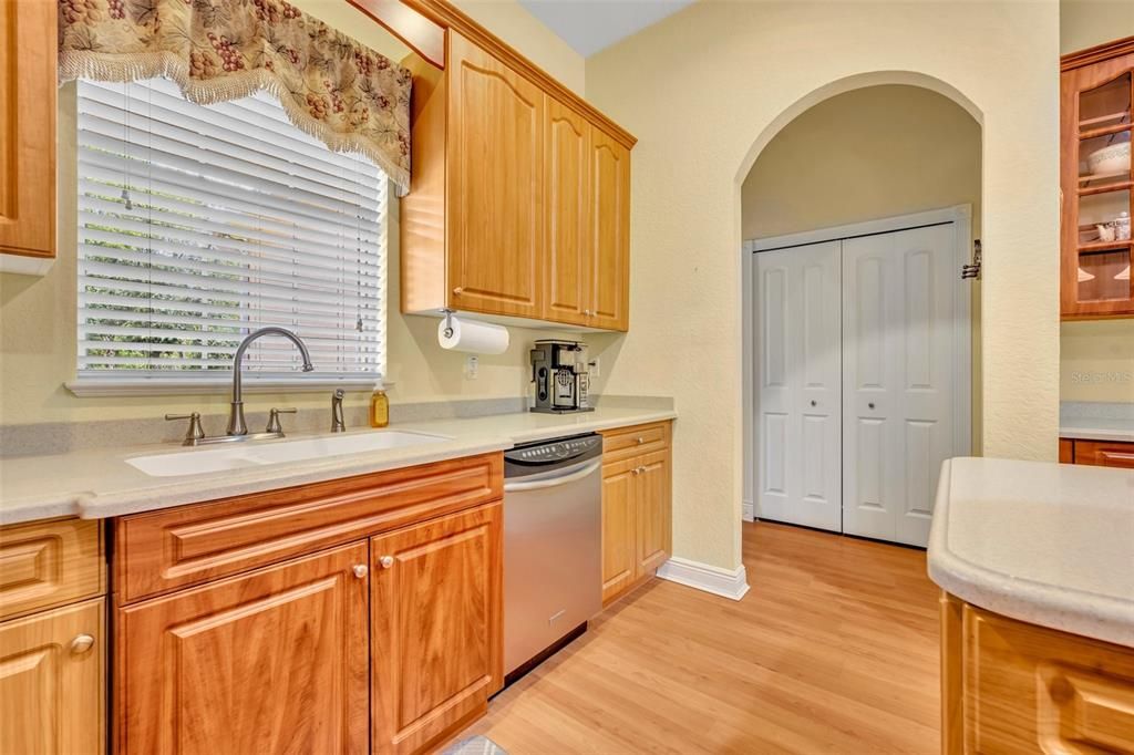 待售: $749,000 (5 贝兹, 4 浴室, 3802 平方英尺)