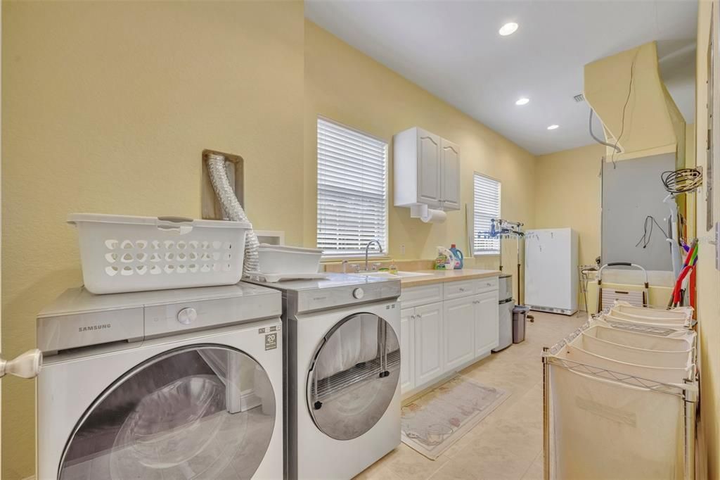 待售: $749,000 (5 贝兹, 4 浴室, 3802 平方英尺)