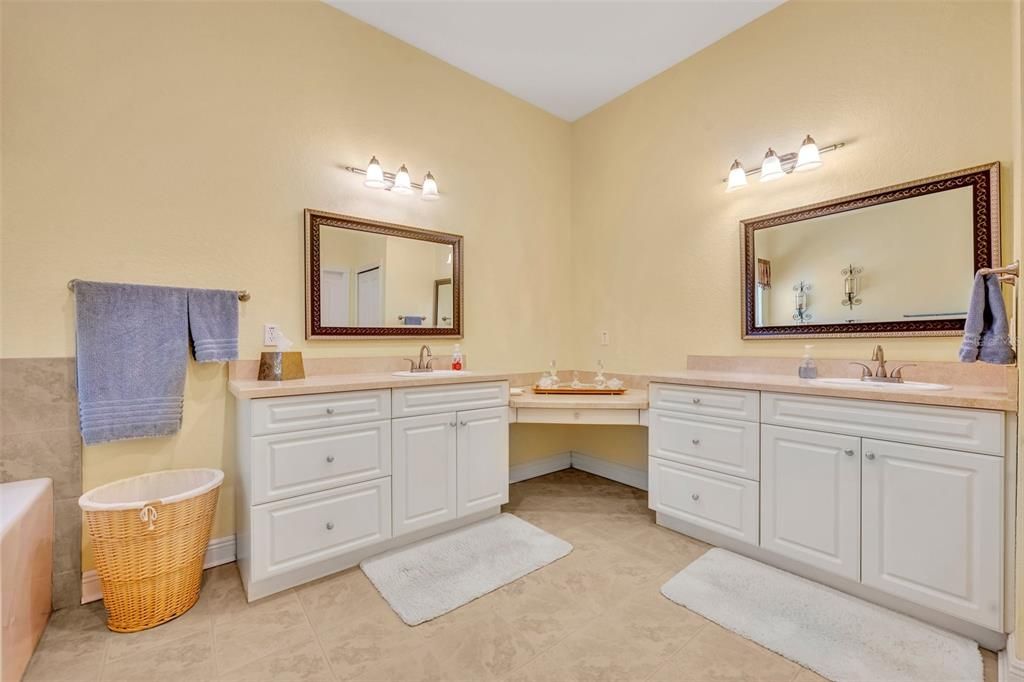 待售: $749,000 (5 贝兹, 4 浴室, 3802 平方英尺)