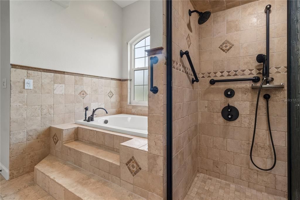 Active With Contract: $750,000 (4 beds, 3 baths, 2661 Square Feet)