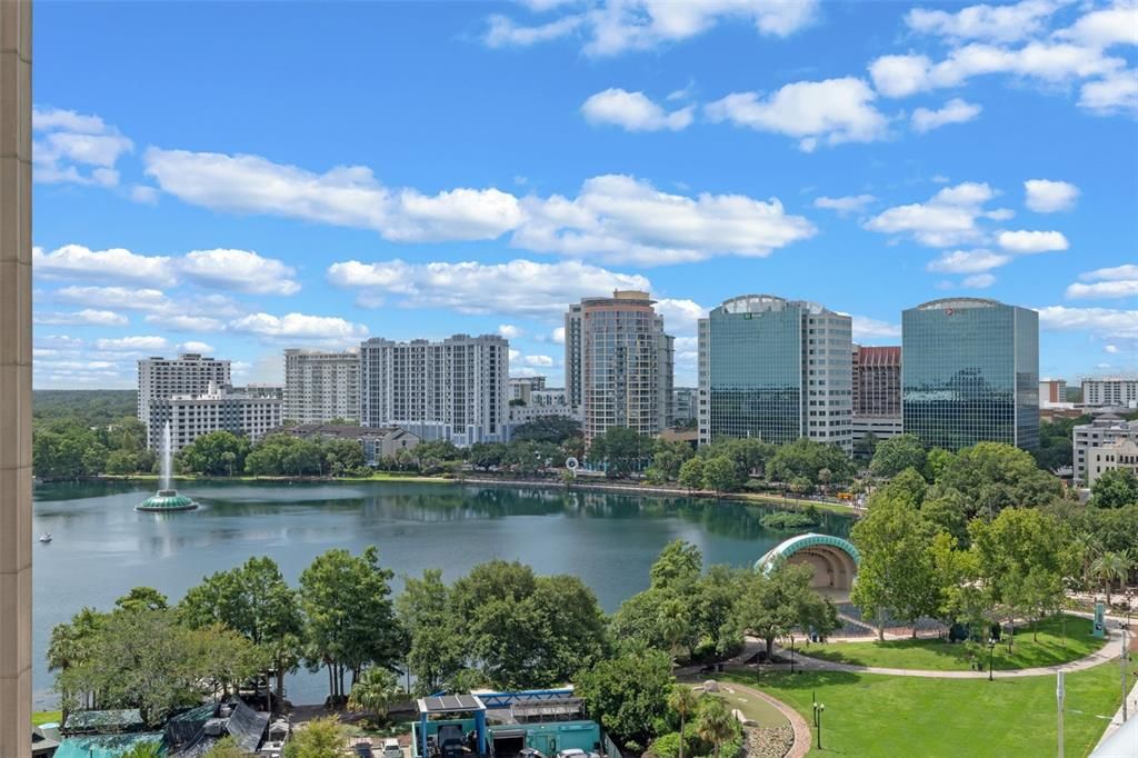 For Sale: $330,000 (1 beds, 1 baths, 996 Square Feet)