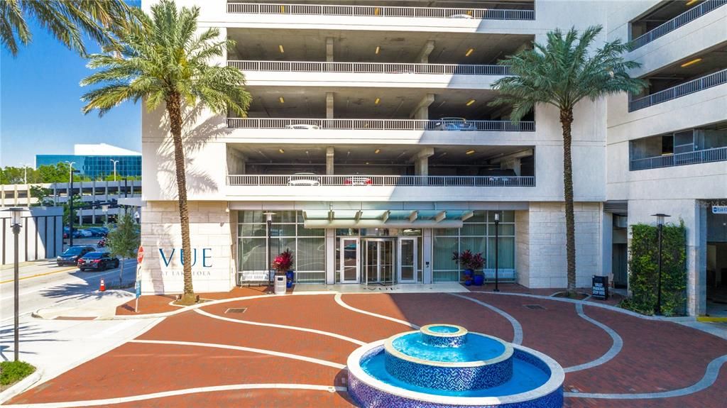 For Sale: $330,000 (1 beds, 1 baths, 996 Square Feet)