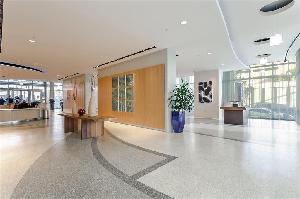 For Sale: $330,000 (1 beds, 1 baths, 996 Square Feet)