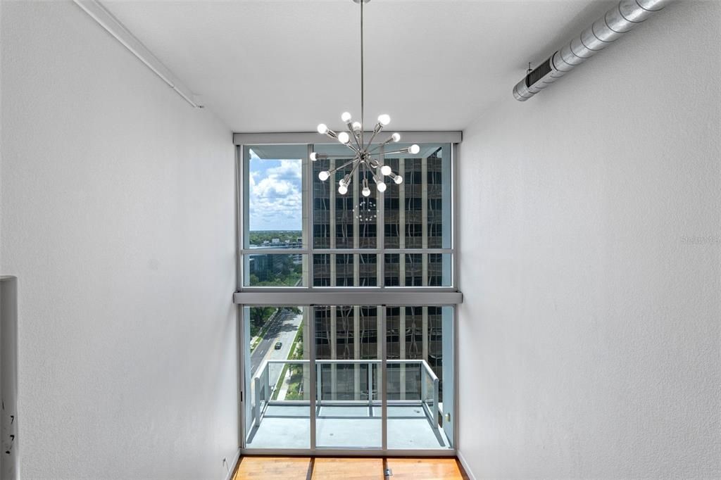 For Sale: $330,000 (1 beds, 1 baths, 996 Square Feet)