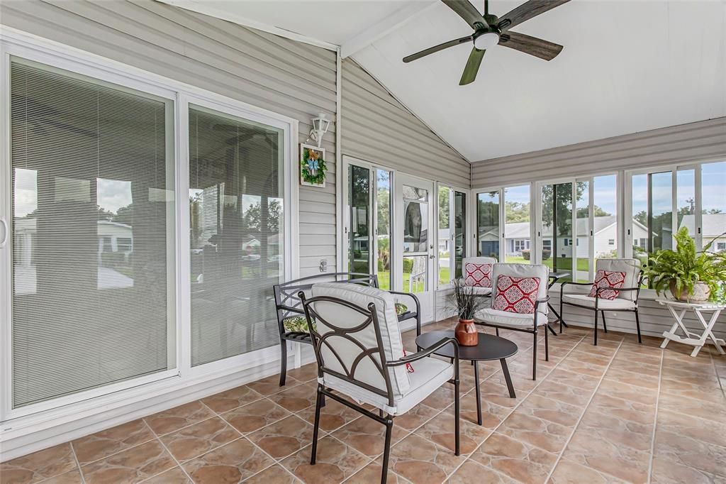 Activo con contrato: $210,000 (2 camas, 2 baños, 936 Pies cuadrados)