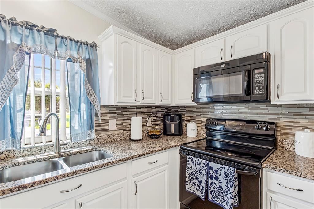 Activo con contrato: $210,000 (2 camas, 2 baños, 936 Pies cuadrados)