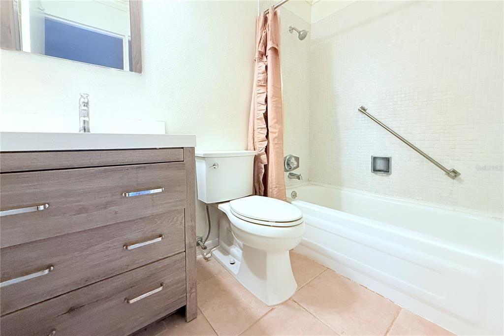 待售: $100,000 (1 贝兹, 1 浴室, 800 平方英尺)