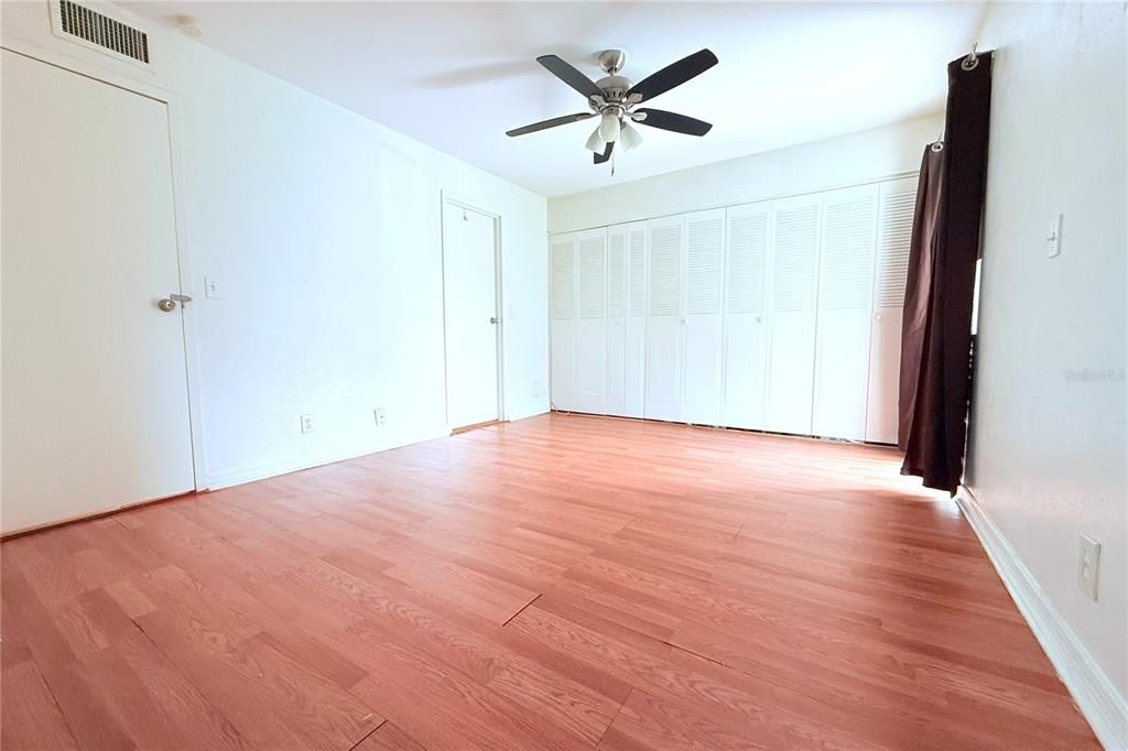 待售: $100,000 (1 贝兹, 1 浴室, 800 平方英尺)