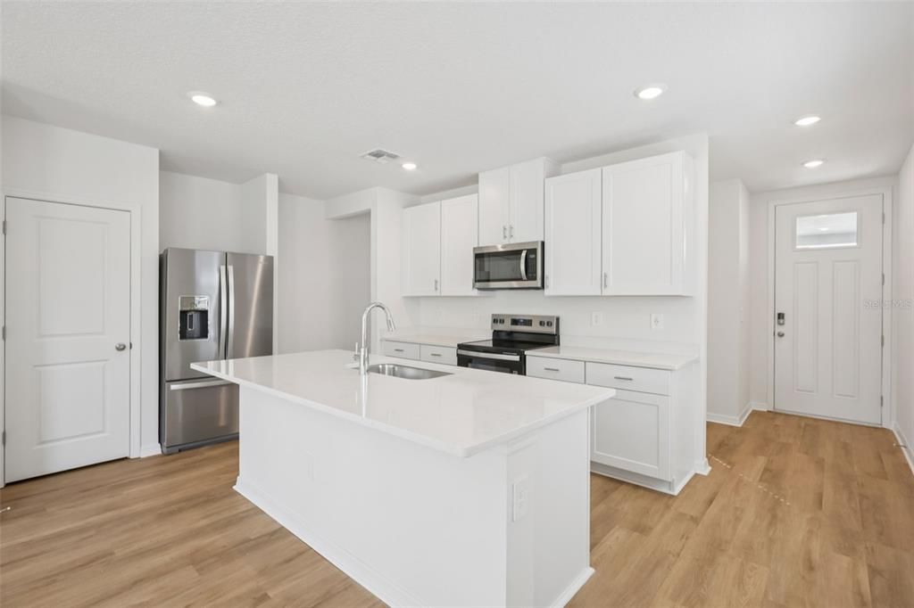 Active With Contract: $286,096 (4 beds, 2 baths, 1607 Square Feet)