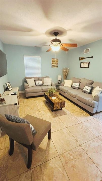 На продажу: $320,000 (3 спален, 2 ванн, 1412 Квадратных фут)