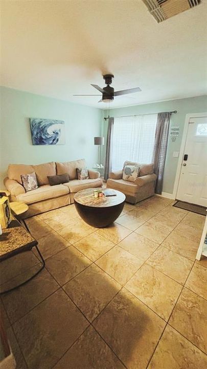 На продажу: $320,000 (3 спален, 2 ванн, 1412 Квадратных фут)