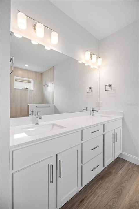 На продажу: $349,800 (3 спален, 2 ванн, 1555 Квадратных фут)