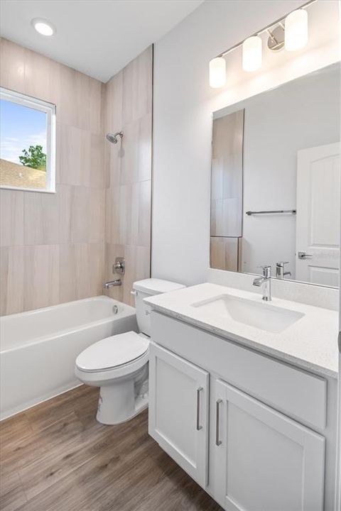 На продажу: $349,800 (3 спален, 2 ванн, 1555 Квадратных фут)