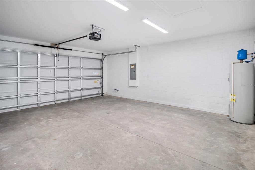 На продажу: $349,800 (3 спален, 2 ванн, 1555 Квадратных фут)