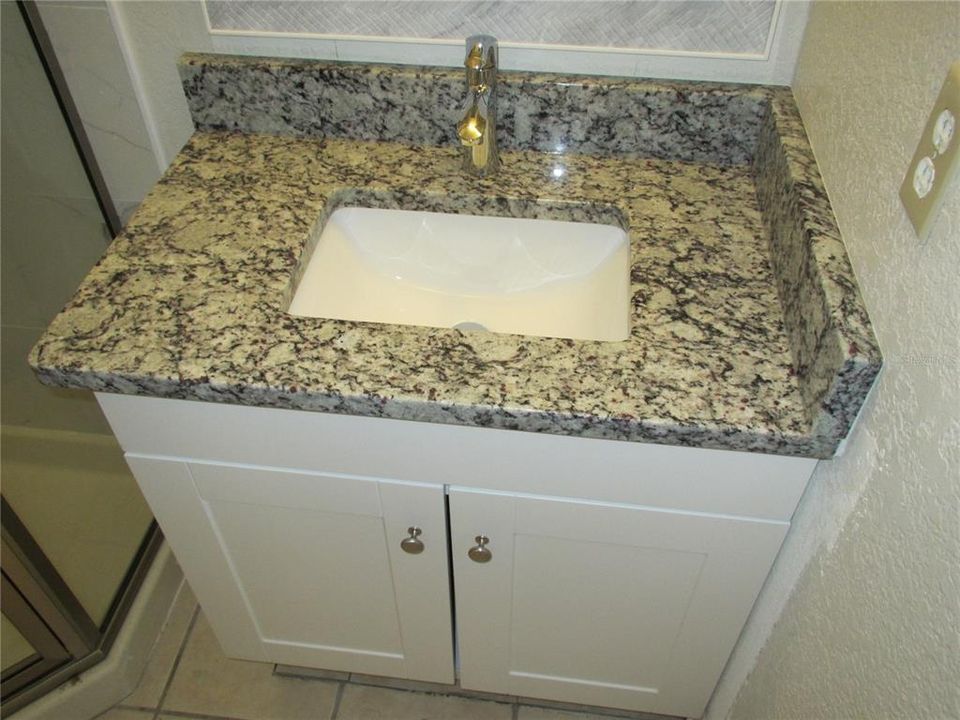 For Rent: $1,295 (2 beds, 2 baths, 860 Square Feet)