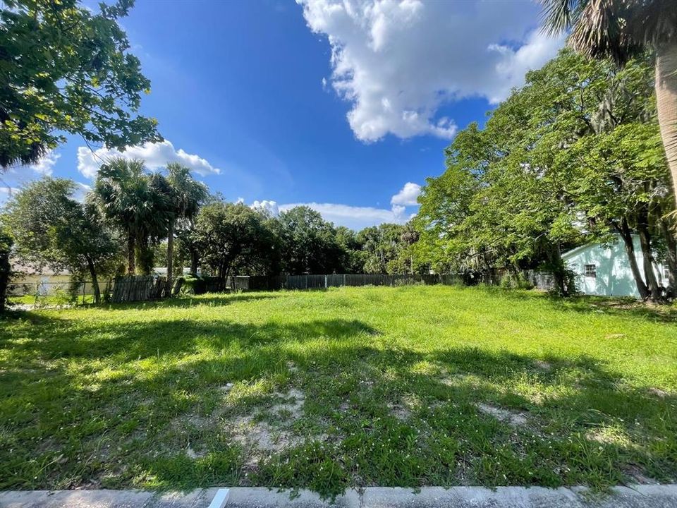 待售: $89,000 (0.23 acres)