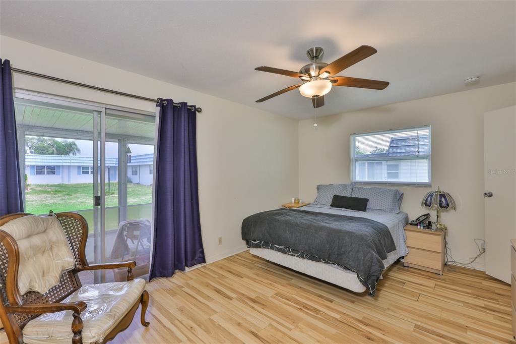 待售: $91,600 (1 贝兹, 1 浴室, 800 平方英尺)