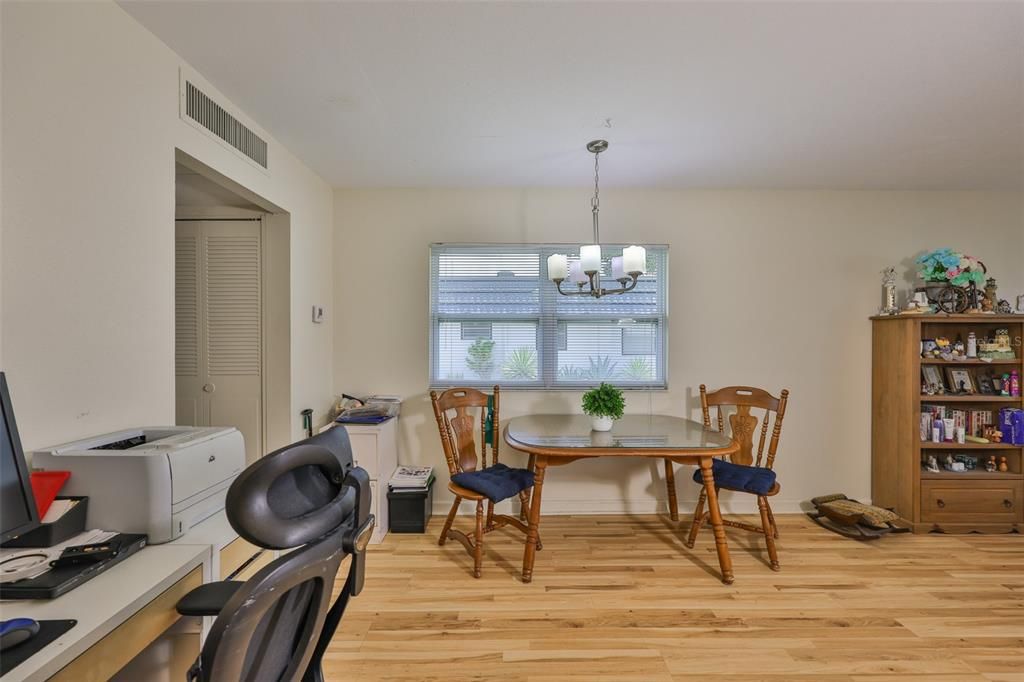 待售: $91,600 (1 贝兹, 1 浴室, 800 平方英尺)