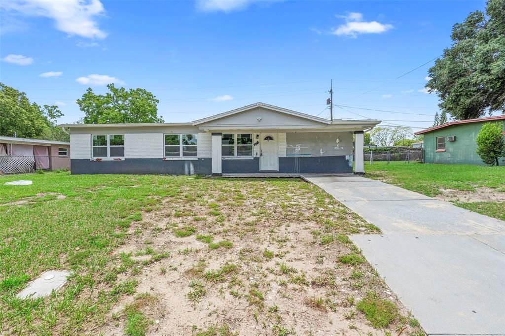 Activo con contrato: $139,900 (4 camas, 2 baños, 1521 Pies cuadrados)