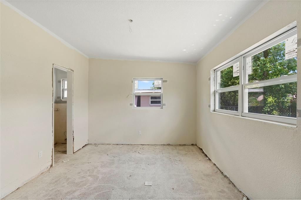 Activo con contrato: $139,900 (4 camas, 2 baños, 1521 Pies cuadrados)