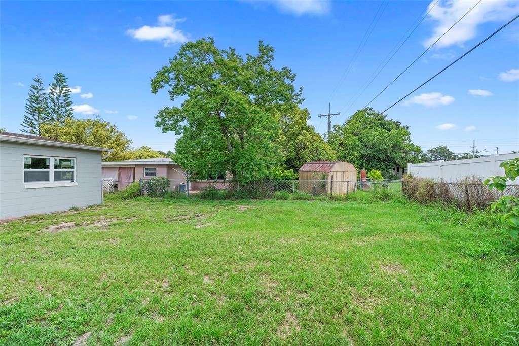 Activo con contrato: $139,900 (4 camas, 2 baños, 1521 Pies cuadrados)