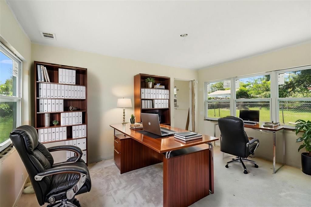 Activo con contrato: $139,900 (4 camas, 2 baños, 1521 Pies cuadrados)