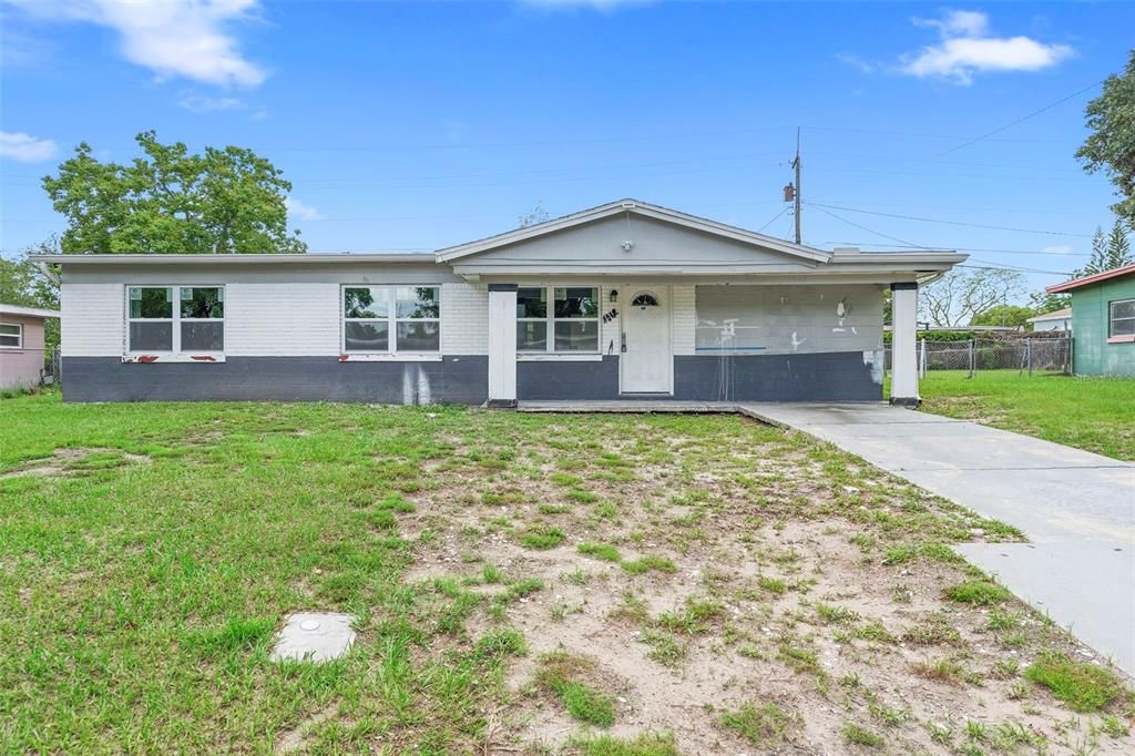 Activo con contrato: $139,900 (4 camas, 2 baños, 1521 Pies cuadrados)