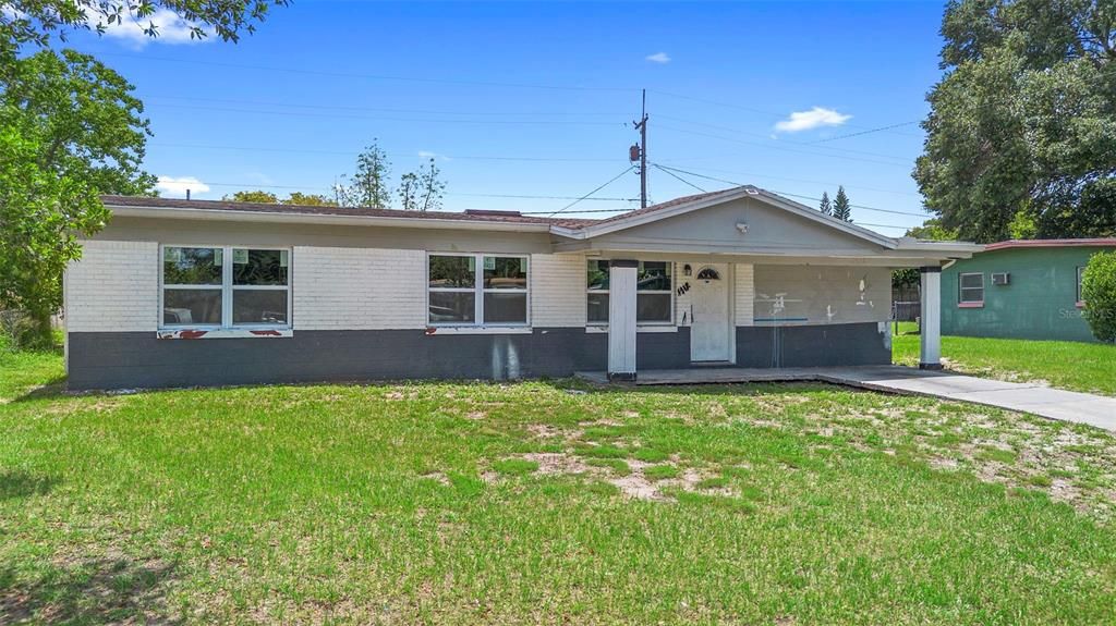 Activo con contrato: $139,900 (4 camas, 2 baños, 1521 Pies cuadrados)