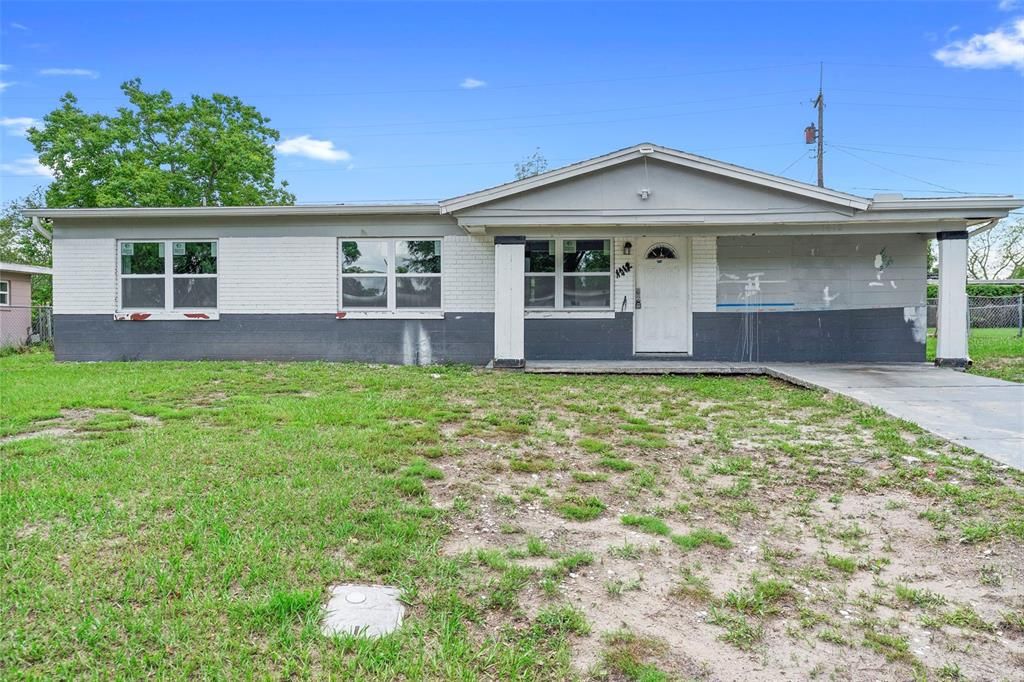 Activo con contrato: $139,900 (4 camas, 2 baños, 1521 Pies cuadrados)