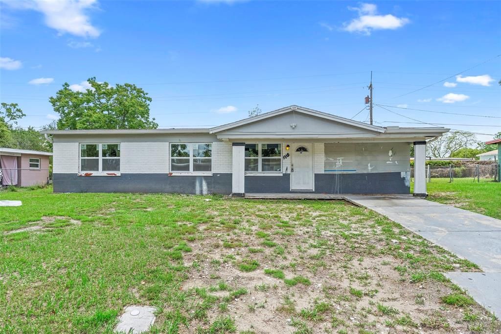 Activo con contrato: $139,900 (4 camas, 2 baños, 1521 Pies cuadrados)